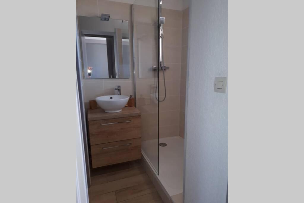 T2 Climatise Vue Sur Mer, Wifi, Piscine Et Parking Sete Exterior photo