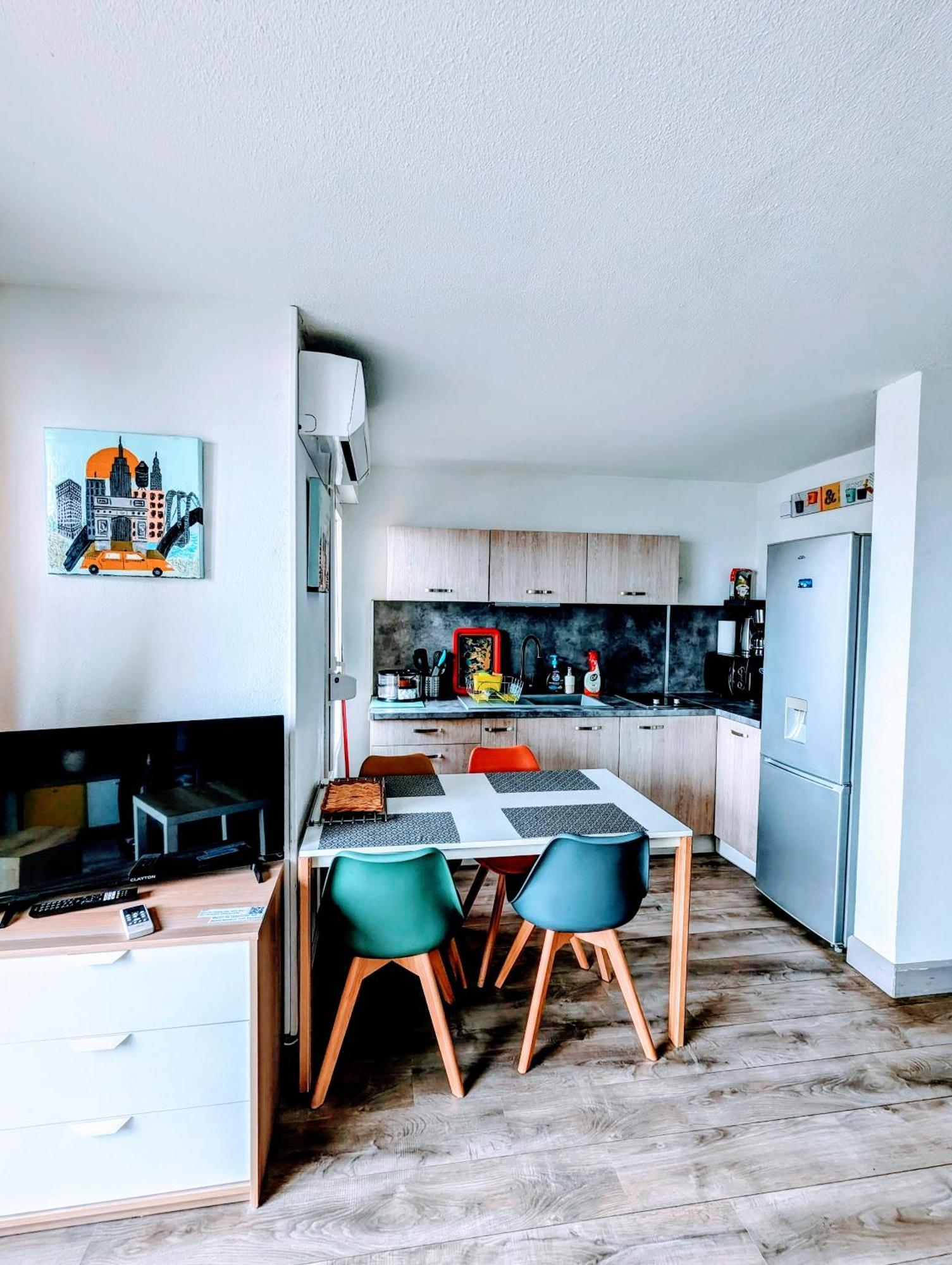 T2 Climatise Vue Sur Mer, Wifi, Piscine Et Parking Sete Exterior photo